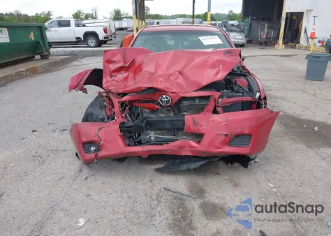 2010 Toyota Camry Le/Se/Xle z USA, uszkodzony, nr VIN 4T1BF3EK1AU524024